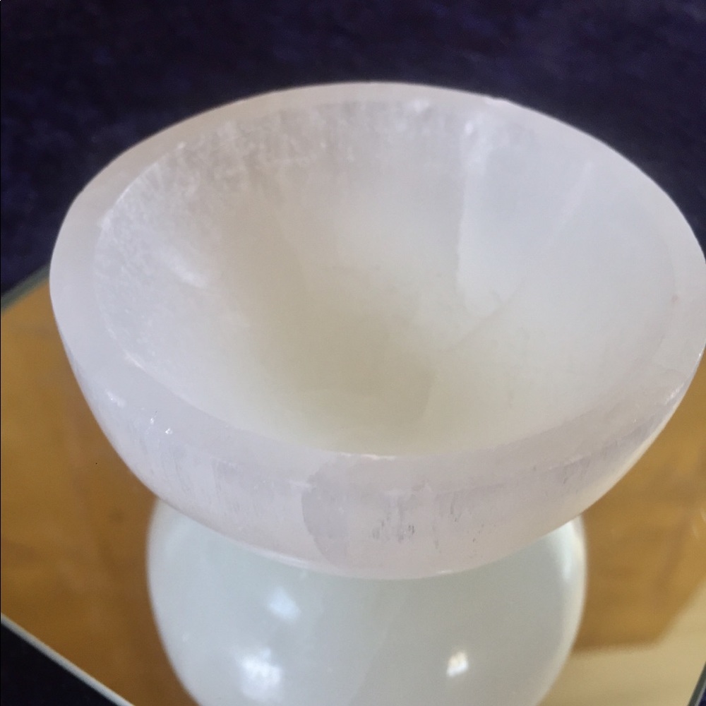 8cm ☀️ ROUND carved CRYSTAL ✨ SELENITE Cleansing jewelry makeup Bowl ⭐ - Picture 5 of 7